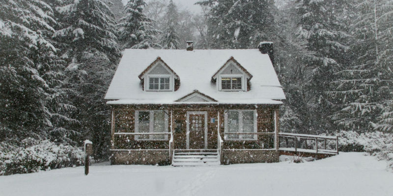 A house in the snow 